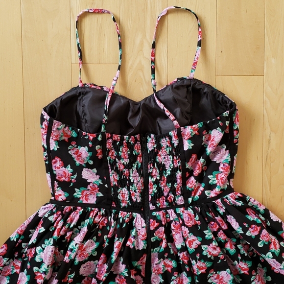 XXI FLOWER DRESS - Picture 3 of 7